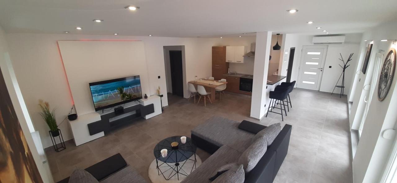 Apartmani Petar I Luka Bakar Exteriör bild