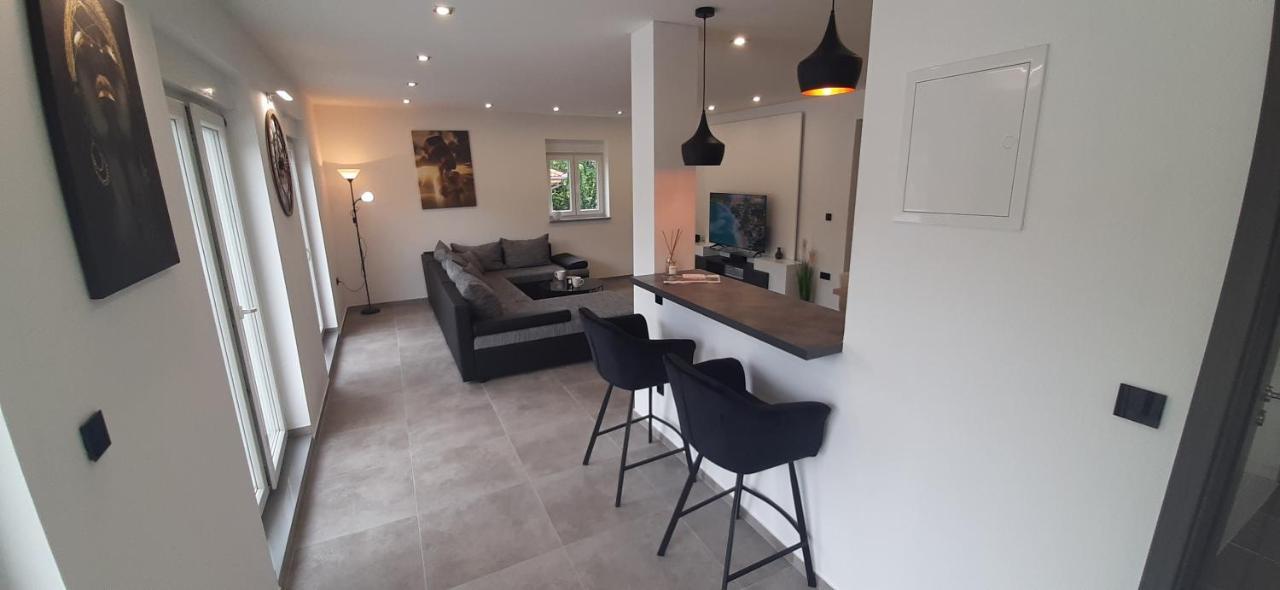 Apartmani Petar I Luka Bakar Exteriör bild