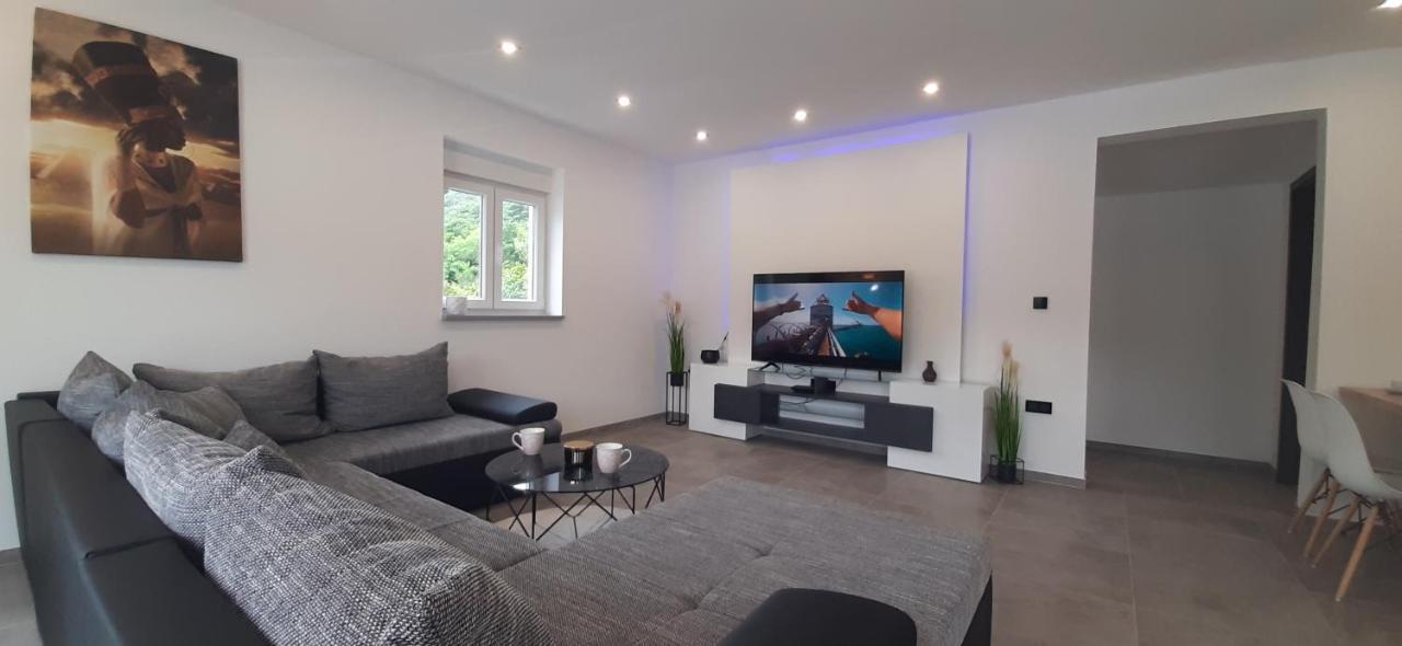 Apartmani Petar I Luka Bakar Exteriör bild