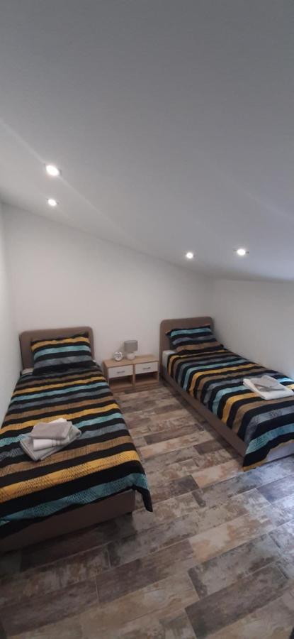 Apartmani Petar I Luka Bakar Exteriör bild