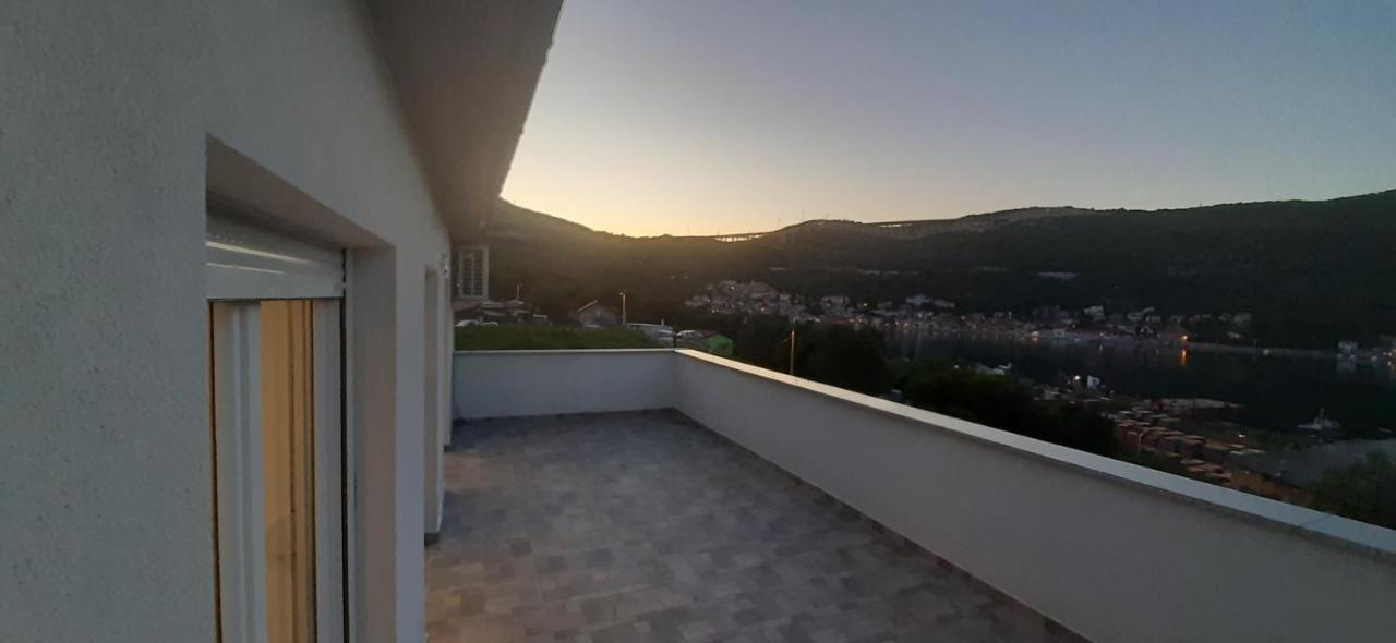 Apartmani Petar I Luka Bakar Exteriör bild