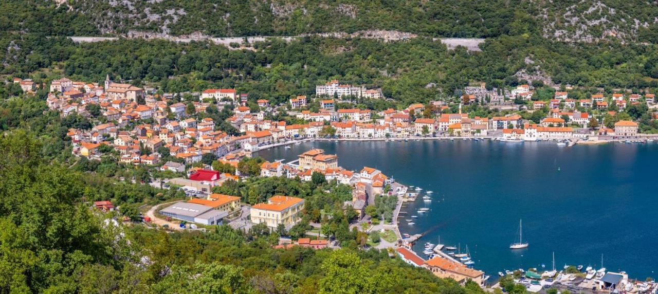 Apartmani Petar I Luka Bakar Exteriör bild