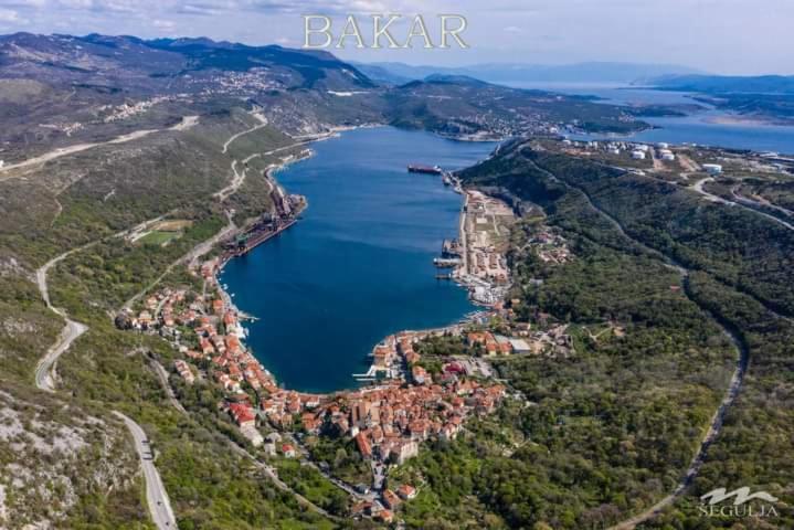 Apartmani Petar I Luka Bakar Exteriör bild