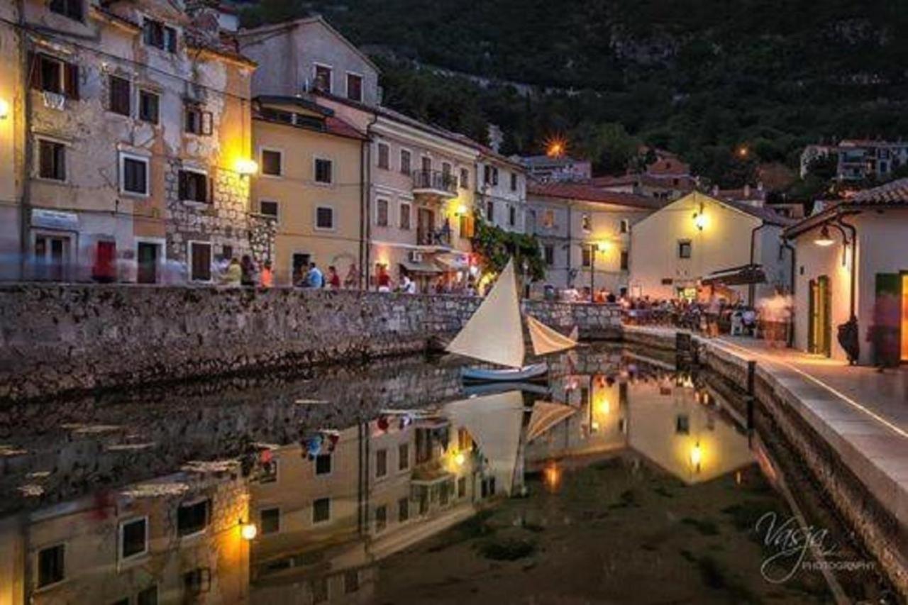 Apartmani Petar I Luka Bakar Exteriör bild