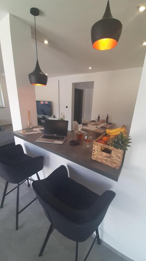 Apartmani Petar I Luka Bakar Exteriör bild