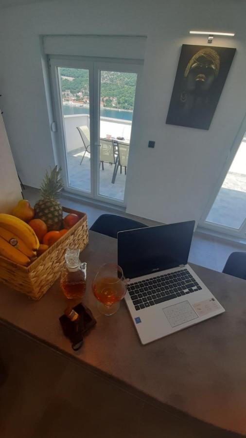 Apartmani Petar I Luka Bakar Exteriör bild