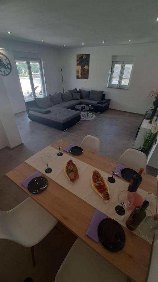 Apartmani Petar I Luka Bakar Exteriör bild