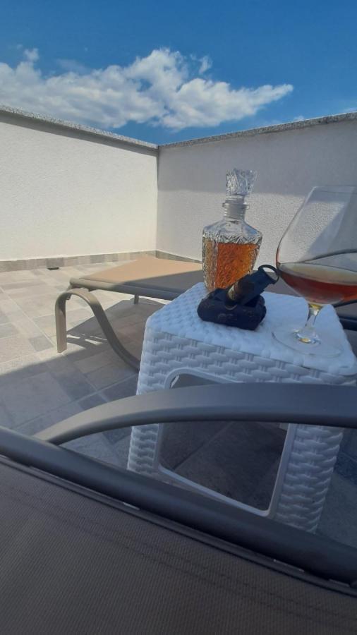 Apartmani Petar I Luka Bakar Exteriör bild